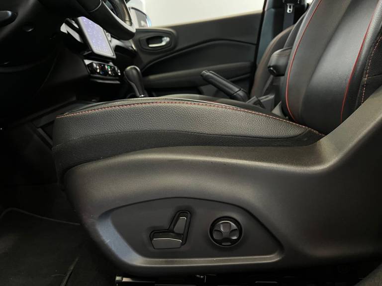 FIAT - TORO - 2022/2022 - Vermelha - R$ 139.900,00