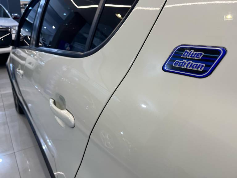FIAT - PALIO - 2015/2016 - Branca - R$ 54.900,00