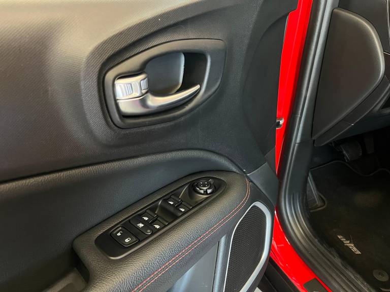 FIAT - TORO - 2022/2022 - Vermelha - R$ 139.900,00