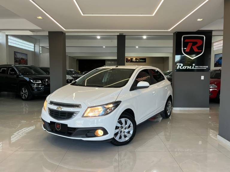 CHEVROLET - ONIX - 2013/2013 - Branca - R$ 46.990,00