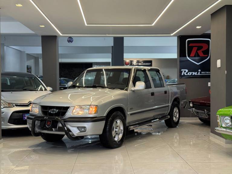 CHEVROLET - S10 - 2000/2000 - Prata - R$ 59.900,00