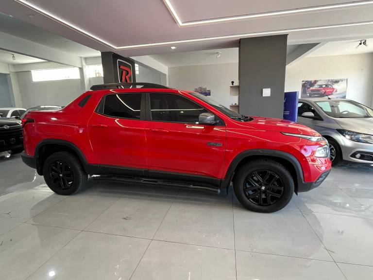 FIAT - TORO - 2022/2022 - Vermelha - R$ 139.900,00