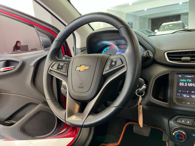 CHEVROLET - ONIX - 2015/2015 - Vermelha - Sob Consulta