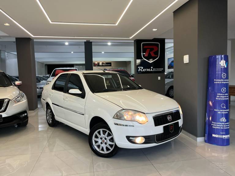 FIAT - SIENA - 2010/2011 - Branca - R$ 28.990,00