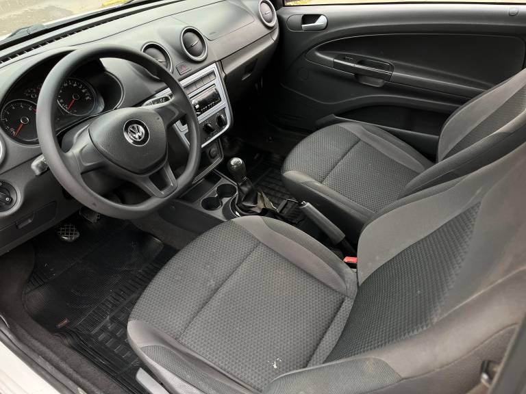 VOLKSWAGEN - SAVEIRO - 2018/2018 - Branca - R$ 55.000,00