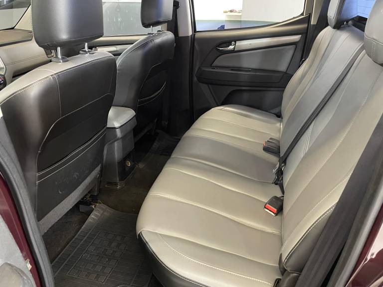 CHEVROLET - S10 - 2018/2019 - Vermelha - R$ 165.000,00