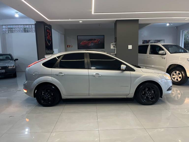 FORD - FOCUS - 2012/2013 - Prata - R$ 49.950,00