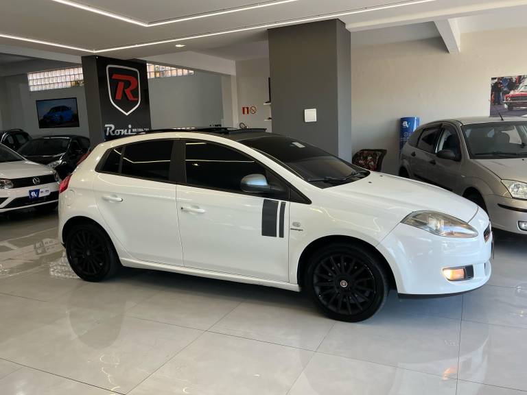 FIAT - BRAVO - 2013/2013 - Branca - R$ 43.500,00