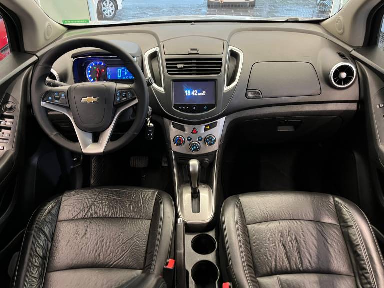 CHEVROLET - TRACKER - 2014/2014 - Prata - R$ 53.900,00