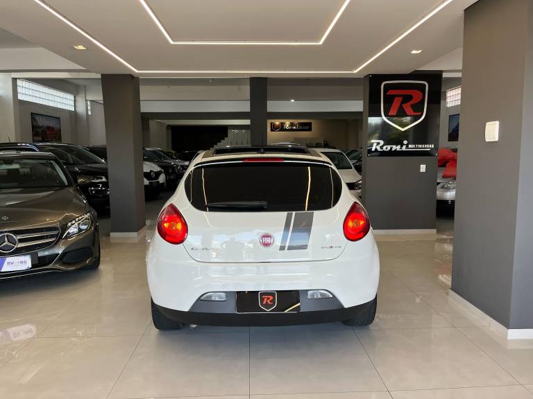 FIAT - BRAVO - 2013/2013 - Branca - R$ 43.500,00