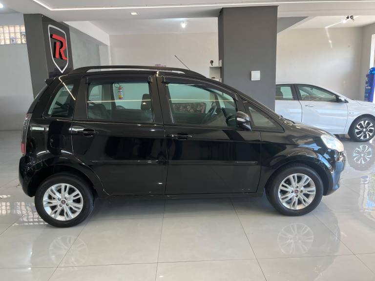 FIAT - IDEA - 2013/2014 - Preta - R$ 41.900,00