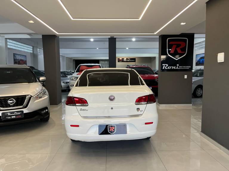 FIAT - SIENA - 2010/2011 - Branca - R$ 28.990,00