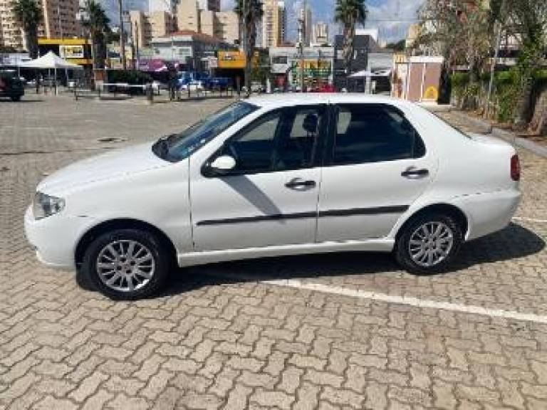 FIAT - SIENA - 2008/2009 - Branca - R$ 27.900,00