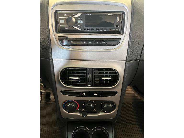 FIAT - IDEA - 2013/2014 - Preta - R$ 41.900,00