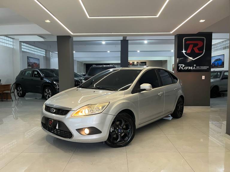FORD - FOCUS - 2012/2013 - Prata - R$ 49.950,00