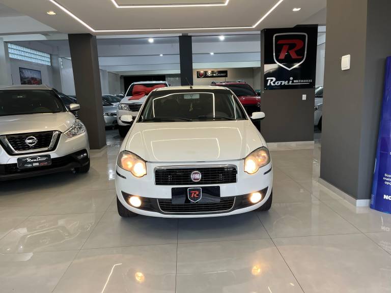 FIAT - SIENA - 2010/2011 - Branca - R$ 28.990,00