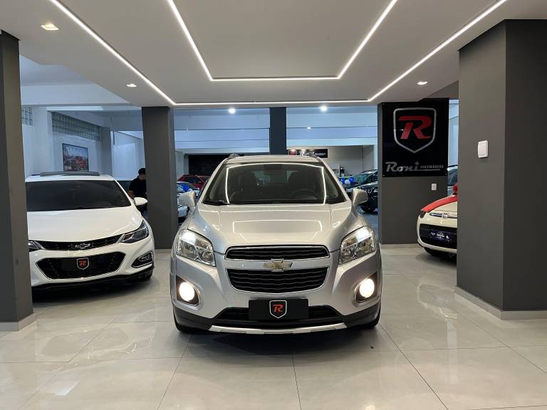 CHEVROLET - TRACKER - 2014/2014 - Prata - R$ 53.900,00