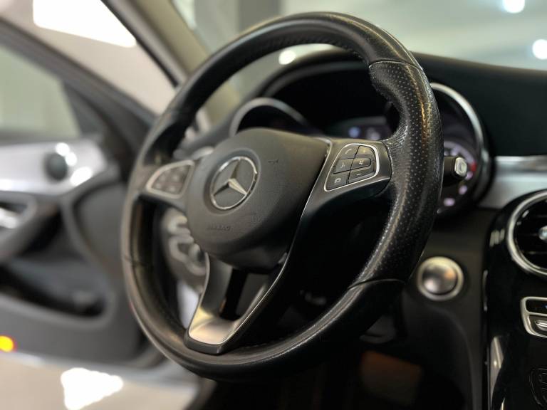 MERCEDES-BENZ - C 180 - 2018/2018 - Cinza - R$ 119.900,00