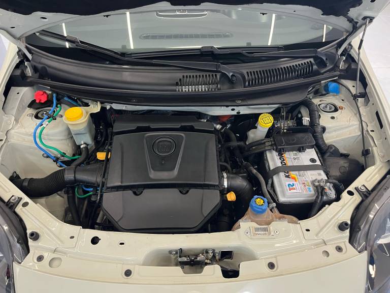 FIAT - PALIO - 2015/2016 - Branca - R$ 54.900,00