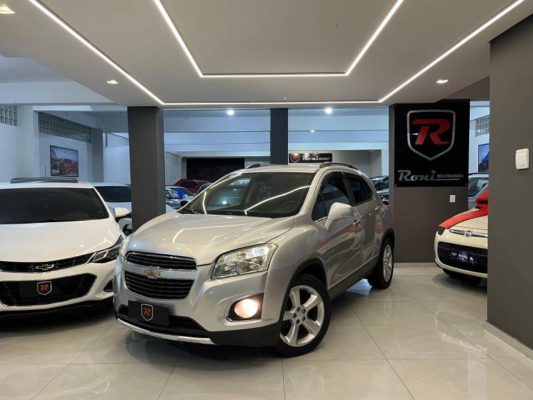 CHEVROLET - TRACKER - 2014/2014 - Prata - R$ 53.900,00