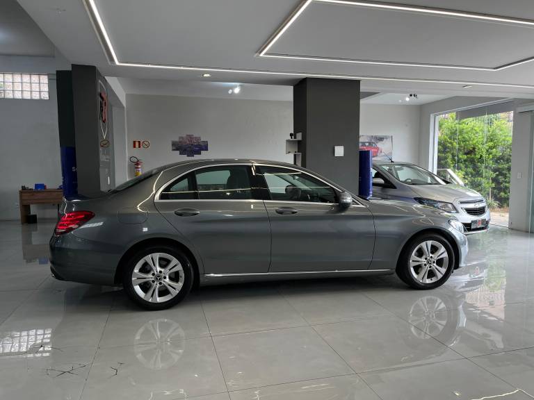 MERCEDES-BENZ - C 180 - 2018/2018 - Cinza - R$ 119.900,00