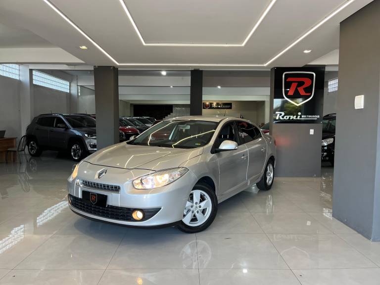 RENAULT - FLUENCE - 2012/2013 - Prata - R$ 42.990,00