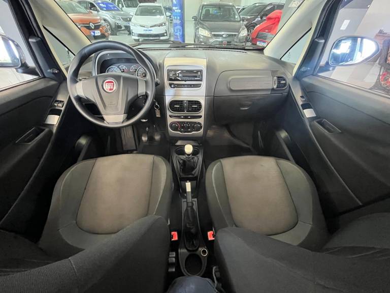FIAT - IDEA - 2013/2014 - Preta - R$ 41.900,00