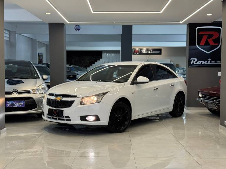 CHEVROLET - CRUZE - 2013/2014 - Branca - R$ 71.990,00