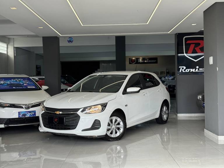 CHEVROLET - ONIX - 2021/2022 - Branca - Sob Consulta
