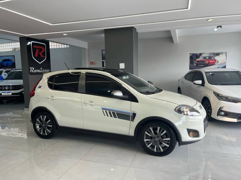 FIAT - PALIO - 2015/2016 - Branca - R$ 54.900,00
