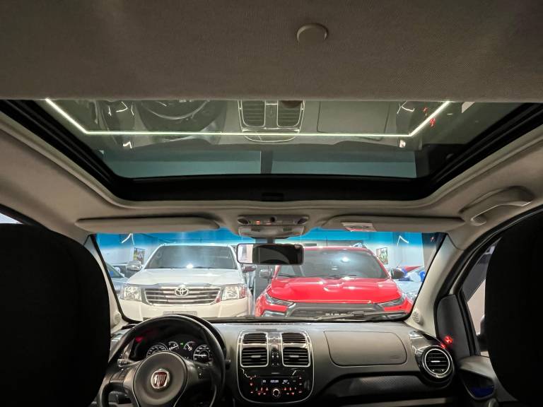 FIAT - PALIO - 2015/2016 - Branca - R$ 54.900,00