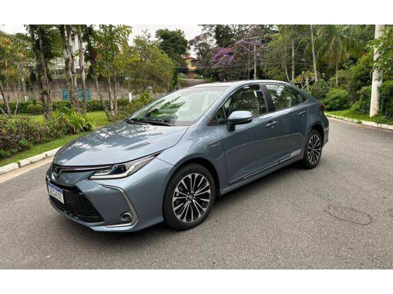TOYOTA - COROLLA - 2021/2021 - Cinza - R$ 139.900,00