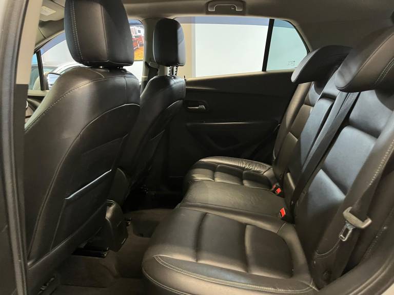 CHEVROLET - TRACKER - 2014/2014 - Prata - R$ 53.900,00