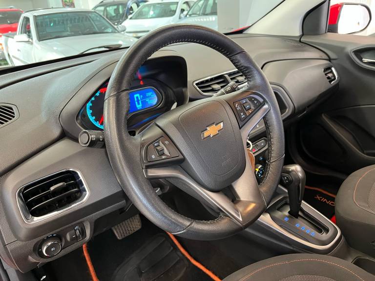 CHEVROLET - ONIX - 2015/2015 - Vermelha - Sob Consulta