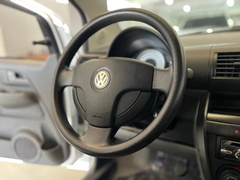 VOLKSWAGEN - FOX - 2010/2010 - Prata - R$ 36.900,00