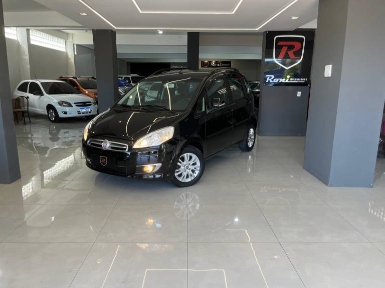 FIAT - IDEA - 2013/2014 - Preta - R$ 41.900,00