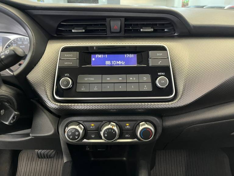 NISSAN - KICKS - 2019/2019 - Prata - R$ 87.990,00