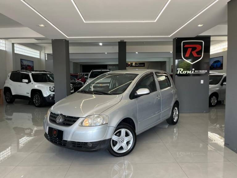 VOLKSWAGEN - FOX - 2010/2010 - Prata - R$ 36.900,00
