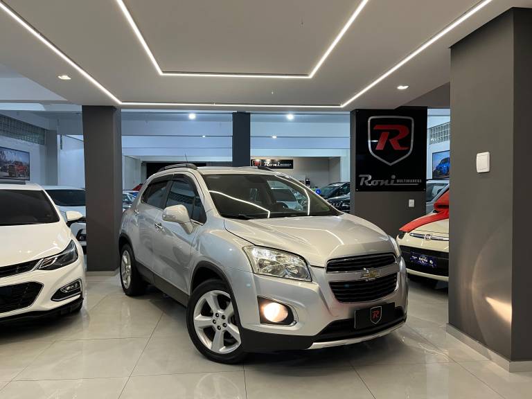 CHEVROLET - TRACKER - 2014/2014 - Prata - R$ 53.900,00