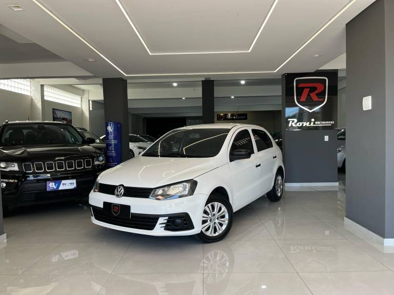 VOLKSWAGEN - GOL - 2017/2018 - Branca - R$ 49.990,00