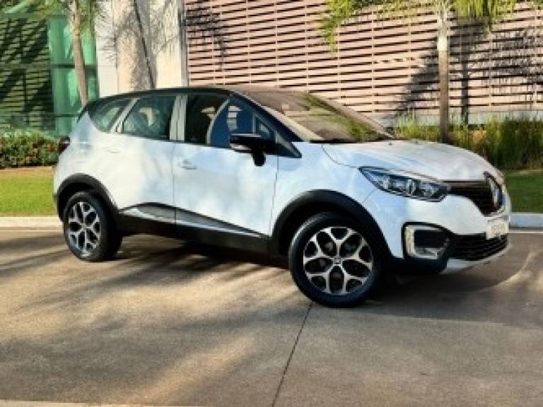 RENAULT - CAPTUR - 2020/2020 - Branca - R$ 79.800,00