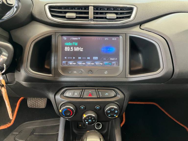 CHEVROLET - ONIX - 2015/2015 - Vermelha - Sob Consulta