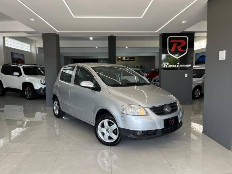 VOLKSWAGEN - FOX - 2010/2010 - Prata - R$ 36.900,00