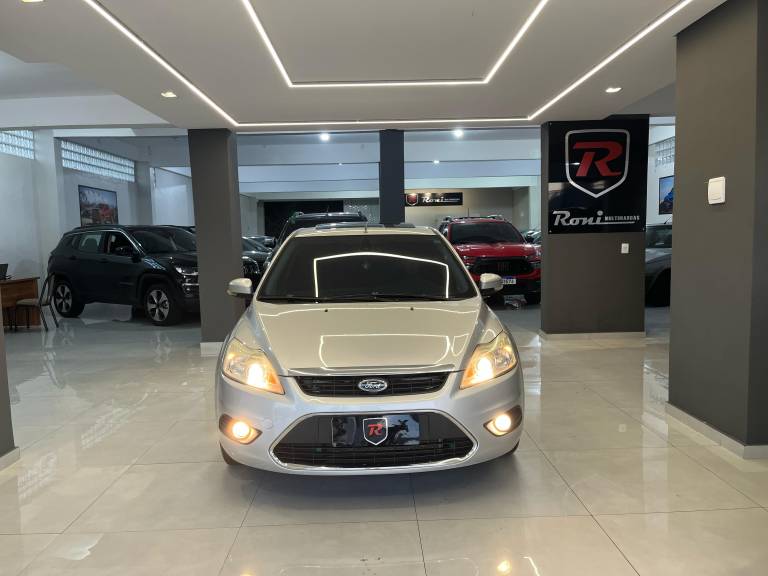 FORD - FOCUS - 2012/2013 - Prata - R$ 49.950,00
