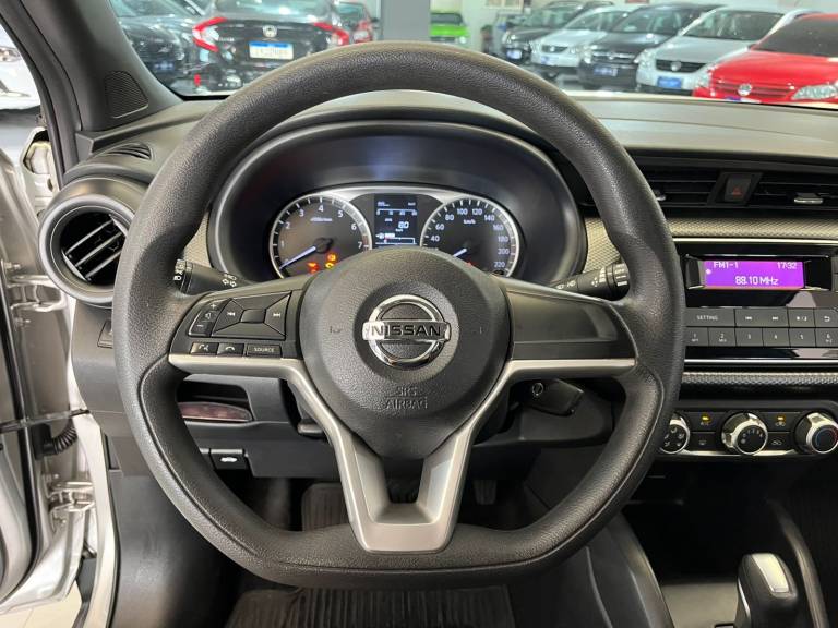 NISSAN - KICKS - 2019/2019 - Prata - R$ 87.990,00