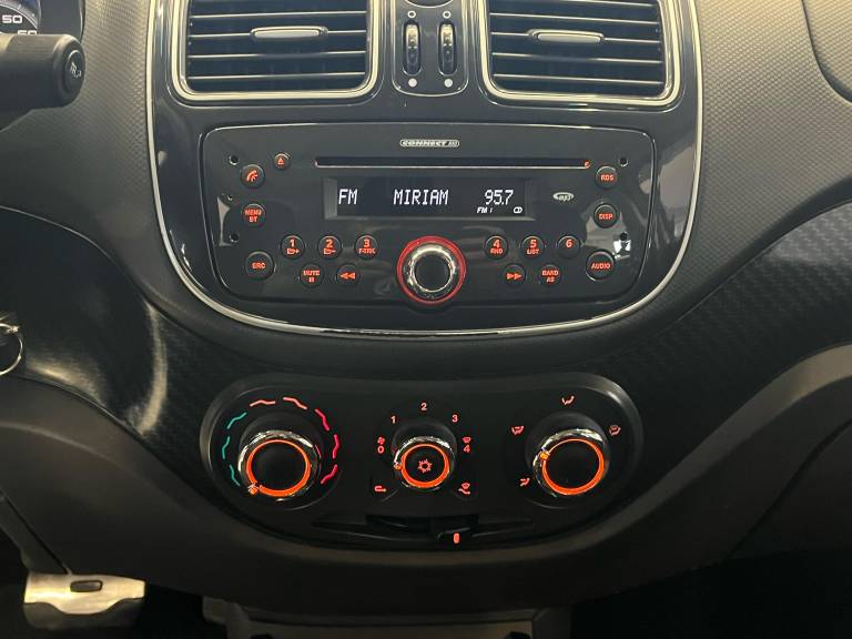 FIAT - PALIO - 2015/2016 - Branca - R$ 54.900,00