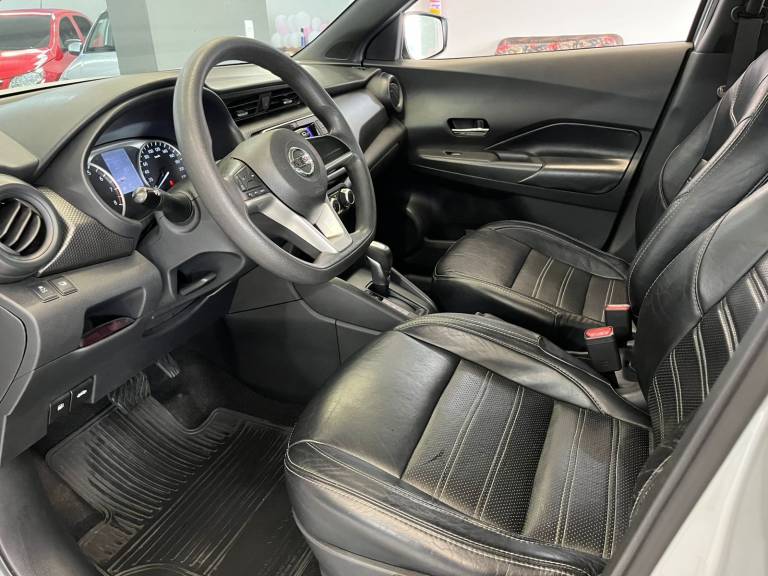 NISSAN - KICKS - 2019/2019 - Prata - R$ 87.990,00